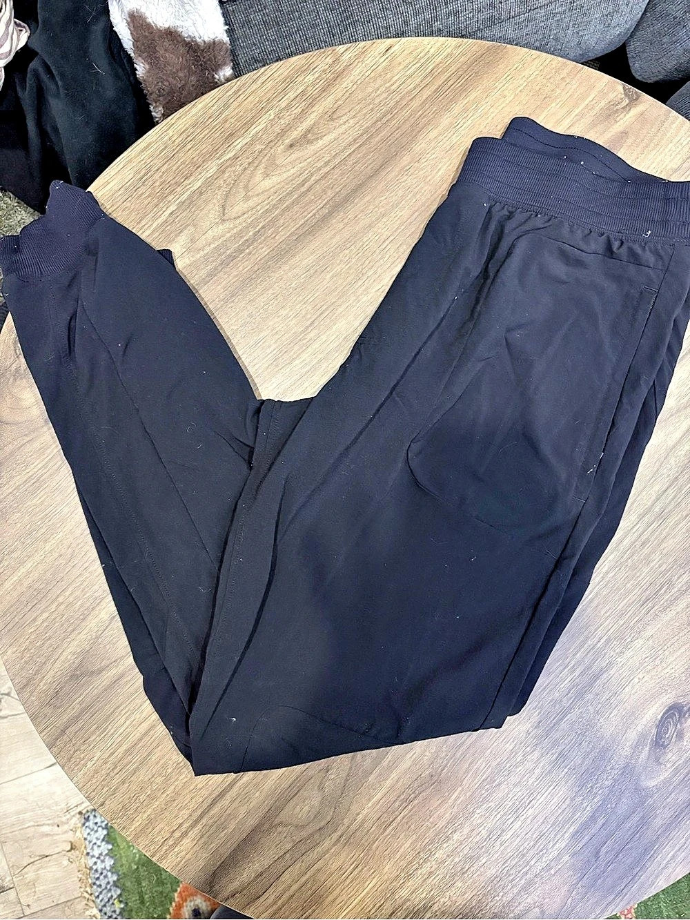 Alo Men’s Black Joggers Size Large
